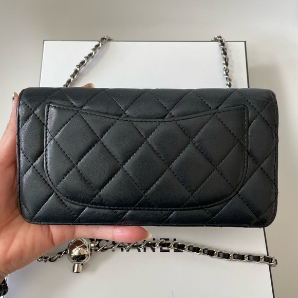 ❌SOLD❌  CHANEL WALLET ON CHAIN - Picture 5 of 11